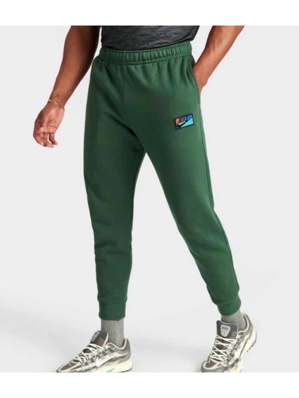Nike Men’s Club Brushed Patch Graphic Pants